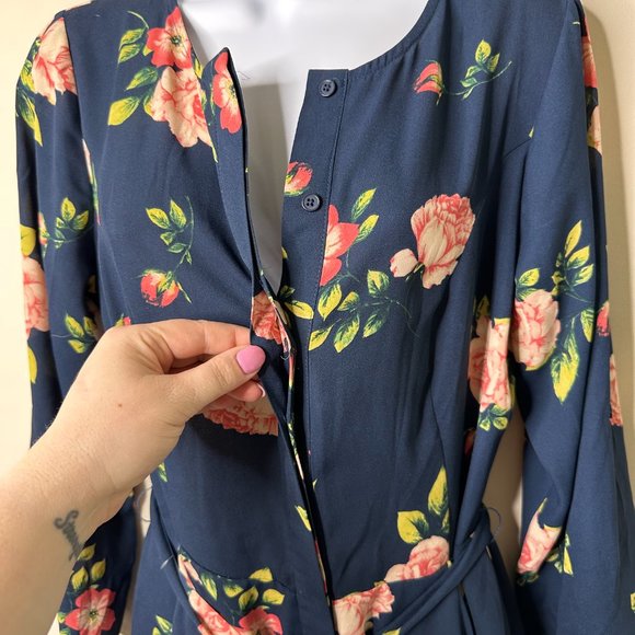 Cupcakes and Cashmere Blue Floral Print Crew Neck Romper Women's 6 - Picture 3 of 7